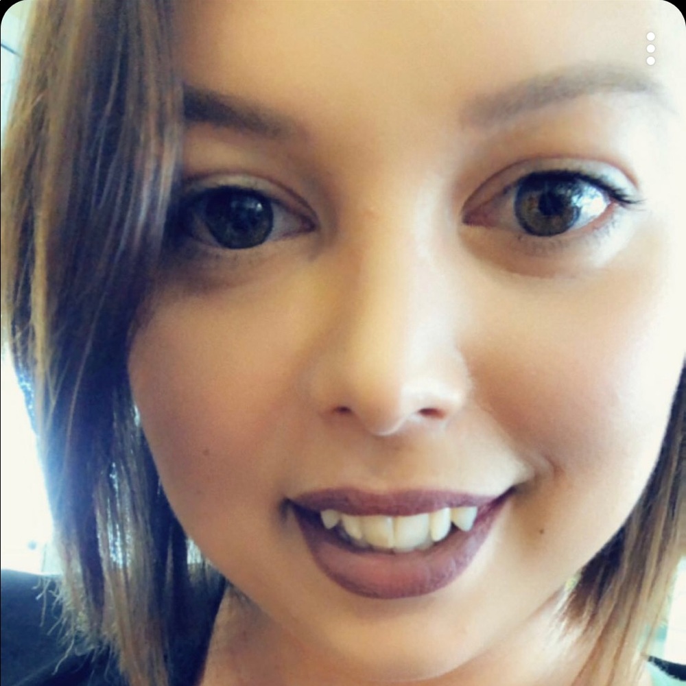 Meet your Posher, Crystal